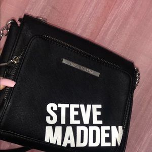 Steve madden body cross black bag